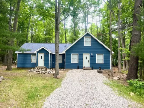214 Peachtree Ave, Prudenville, MI 48651