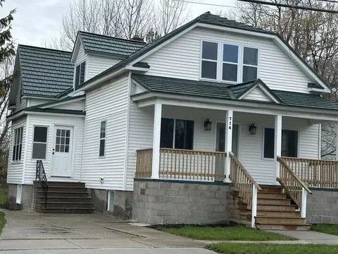 714 Long Lake Avenue Alpena Mi 49707 Ave, Alpena, MI 49707