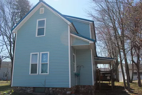 801 Mackinaw Ave, Cheboygan, MI 49721