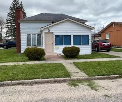130 S B Street Cheboygan Mi 49721 St, Cheboygan, MI 49721