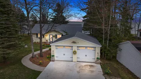 1860 Winifred Street Cheboygan Mi 49721 St, Cheboygan, MI 49721