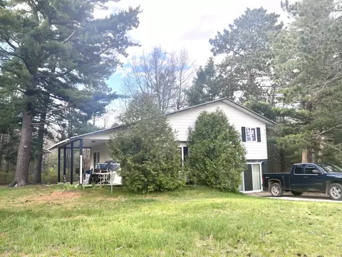 136 Barbara St, Grayling, MI 49738 photo 2