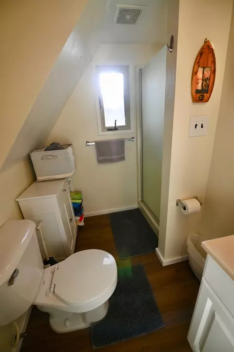 Bath - 221 Jackson Blvd, Roscommon, MI 48653 photo 2 of 2