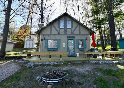 221 Jackson Boulevard Roscommon Mi 48653 Blvd, Roscommon, MI 48653