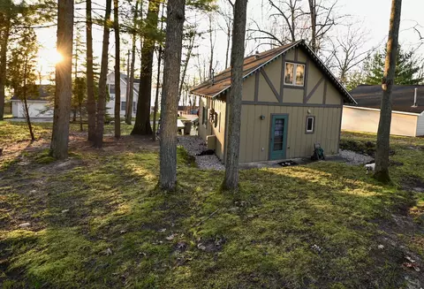 Exterior - 221 Jackson Blvd, Roscommon, MI 48653 photo 4 of 4