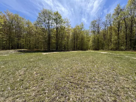 10924 Sand Piper Dr, Cheboygan, MI 49721