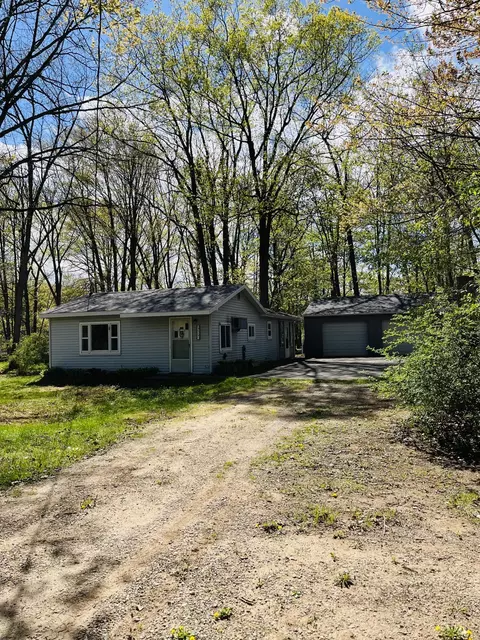 921 N Dodge Lake Avenue Harrison Mi 48625 Ave, Harrison, MI 48625