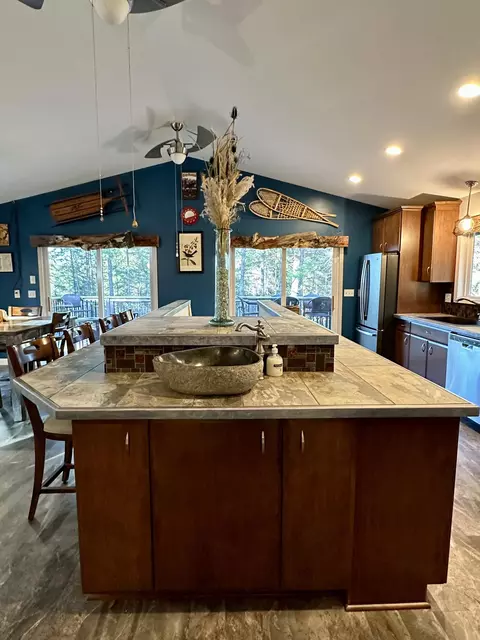 Kitchen - 2434 Jack Pine Dr, Grayling, MI 49738 photo 3 of 10