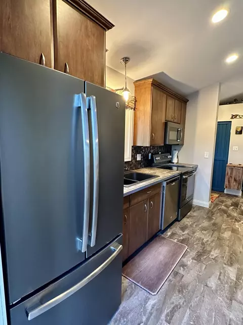 Kitchen - 2434 Jack Pine Dr, Grayling, MI 49738 photo 5 of 10
