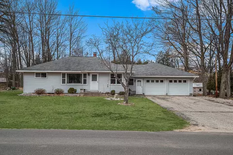 8161 Mullett Lake Rd, Cheboygan, MI 49721