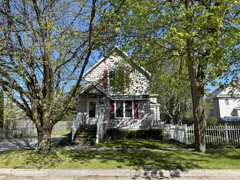 709 S Fourth Avenue Alpena Mi 49707 Ave, Alpena, MI 49707