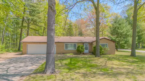 117 Roberts Road Houghton Lake Mi 48629 Rd, Houghton Lake, MI 48629