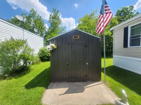 Exterior - 4057 Knightsbridge Lane Jackson Mi 49201 Ln, Jackson, MI 49201 photo 3 of 8