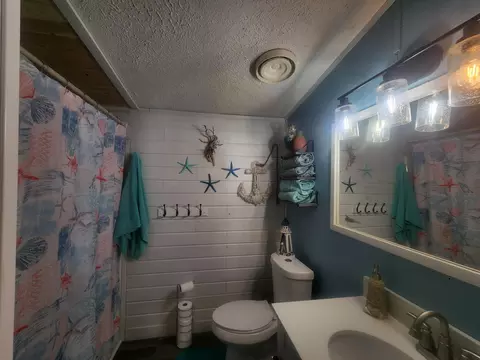 Bath - 4057 Knightsbridge Lane Jackson Mi 49201 Ln, Jackson, MI 49201 photo 2 of 7