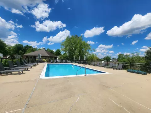 Exterior - 4057 Knightsbridge Lane Jackson Mi 49201 Ln, Jackson, MI 49201 photo 4 of 8