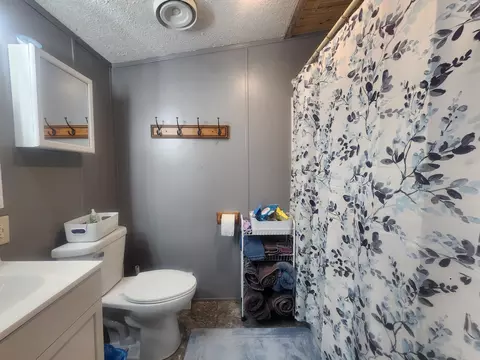 Bath - 4057 Knightsbridge Lane Jackson Mi 49201 Ln, Jackson, MI 49201 photo 6 of 7