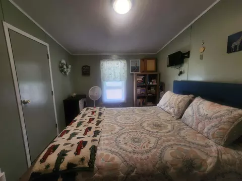 Bedroom - 4057 Knightsbridge Lane Jackson Mi 49201 Ln, Jackson, MI 49201 photo 2 of 7