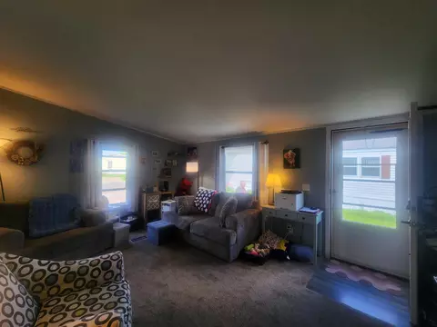Living - 4057 Knightsbridge Lane Jackson Mi 49201 Ln, Jackson, MI 49201 photo 3 of 3