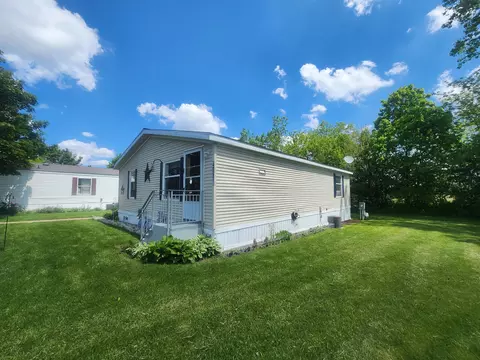 Exterior - 4057 Knightsbridge Lane Jackson Mi 49201 Ln, Jackson, MI 49201 photo 2 of 8