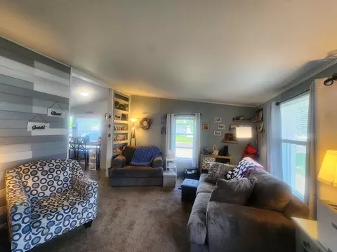Living - 4057 Knightsbridge Lane Jackson Mi 49201 Ln, Jackson, MI 49201 photo 2 of 3