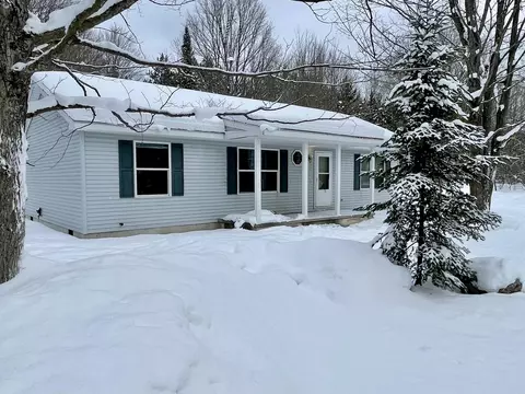 8102 Fairway Hollow Drive Mancelona Mi 49659 Dr, Mancelona, MI 49659