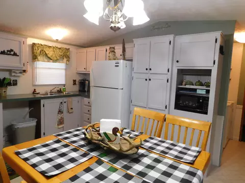Kitchen - 21 E Timber Trl, Grayling, MI 49738 photo 2 of 3