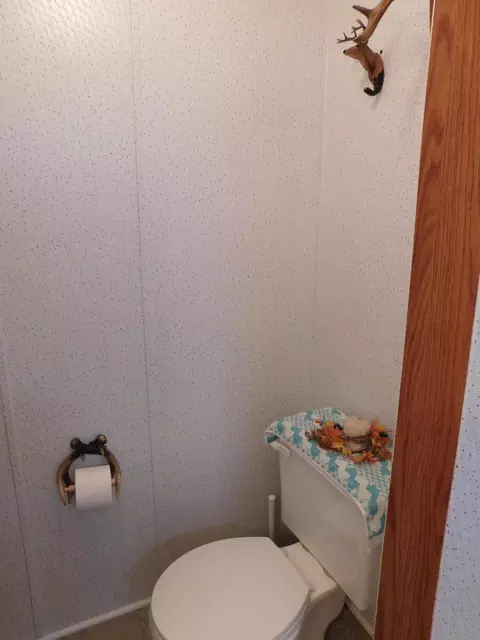 Bath - 21 E Timber Trl, Grayling, MI 49738 photo 2 of 4