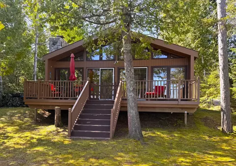 10132 Raven Dr, Ocqueoc, MI 49759