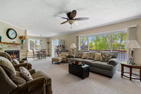 Living - 170 Riverside Dr, Cheboygan, MI 49721 photo 4 of 4