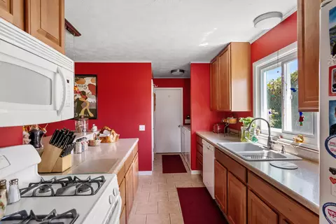 Kitchen - 170 Riverside Dr, Cheboygan, MI 49721 photo 2 of 5