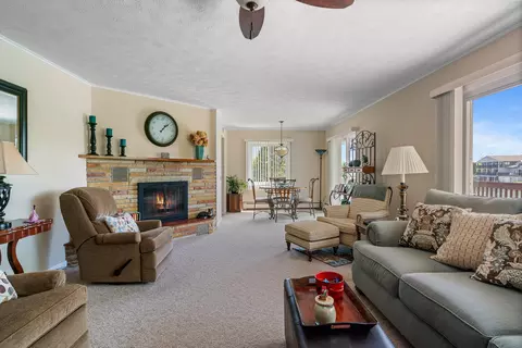 Living - 170 Riverside Dr, Cheboygan, MI 49721 photo 2 of 4