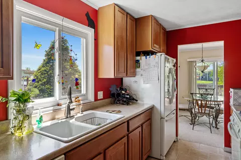 Kitchen - 170 Riverside Dr, Cheboygan, MI 49721 photo 3 of 5