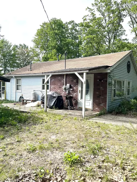 5081 Fishing Site Rd, Harrison, MI 48625