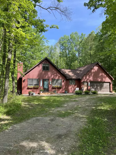 3242 Greenbriar Drive Lake Mi 48632 Dr, Lake, MI 48632