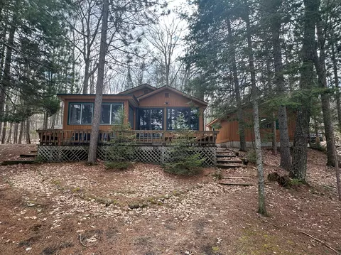 14570 S Shore Drive Johannesburg Mi 49751 Dr, Johannesburg, MI 49751
