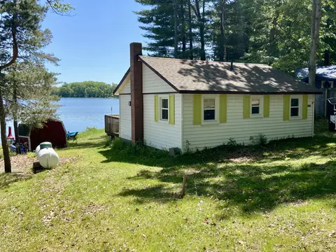 2550 Island Dr, Harrison, MI 48625