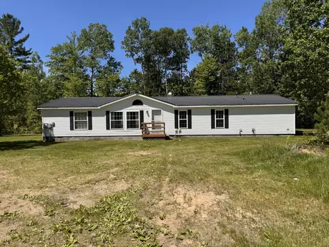 9701 Upper Mograin Rd, Cheboygan, MI 49721