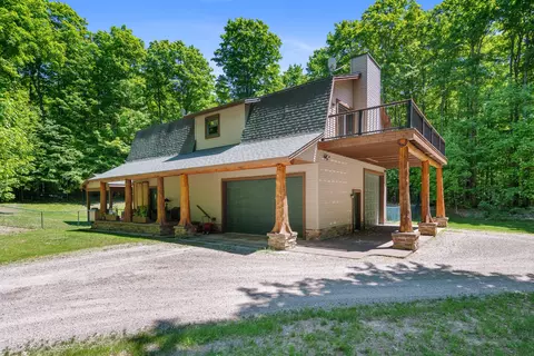 1725 Abbey Rd, Petoskey, MI 49770