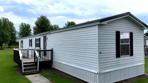 32 Chelsey Ln, Cheboygan, MI 49721
