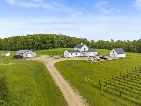 6715 Us-31 Hwy, Levering, MI 49755