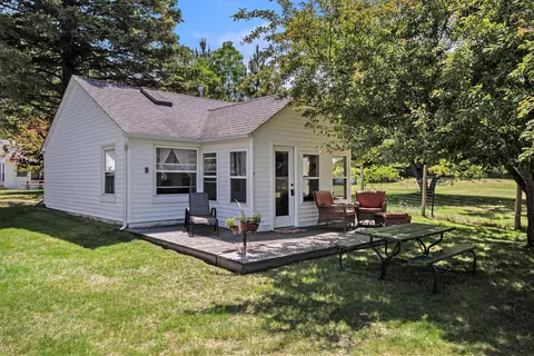 7104 Arrowhead Shores Indian River Mi 49749, Indian River, MI 49749