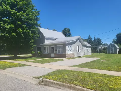 708 Maple Street Grayling Mi 49738 St, Grayling, MI 49738