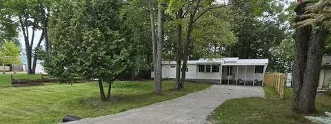 707 Warner Court Houghton Lake Mi 48629 Ct, Houghton Lake, MI 48629