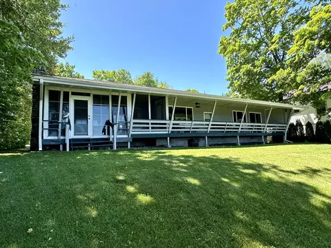 7048 W Us-23 Hwy, Cheboygan, MI 49721