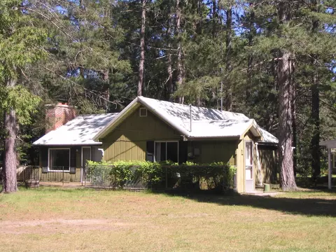 9595 S Oak Road Roscommon Mi 48653 Rd, Roscommon, MI 48653