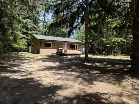 122 White Pine Drive Roscommon Mi 48653 Dr, Roscommon, MI 48653
