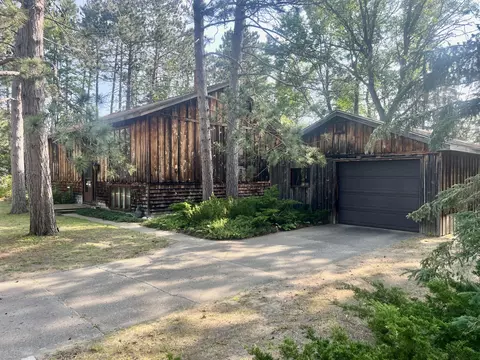 1233 Glenn Rd, Grayling, MI 49738