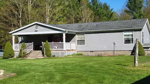 862 Ellsworth Road Petoskey Mi 49770 Rd, Petoskey, MI 49770
