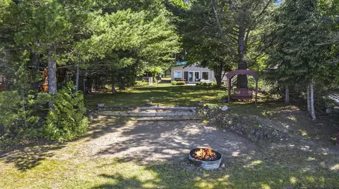 202 Scotch Pine Dr, Roscommon, MI 48653 photo 2
