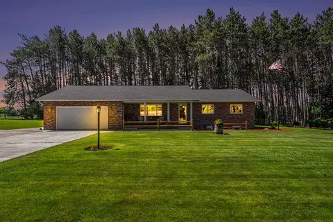 469 S Estates Dr, Gaylord, MI 49735